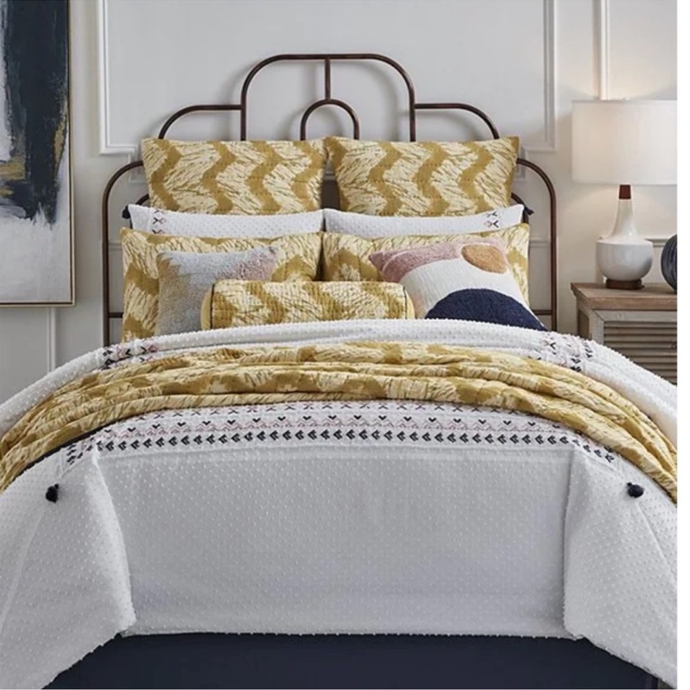 Studio D
Ray Digitally Printed Chevron Quilt Mini Set
